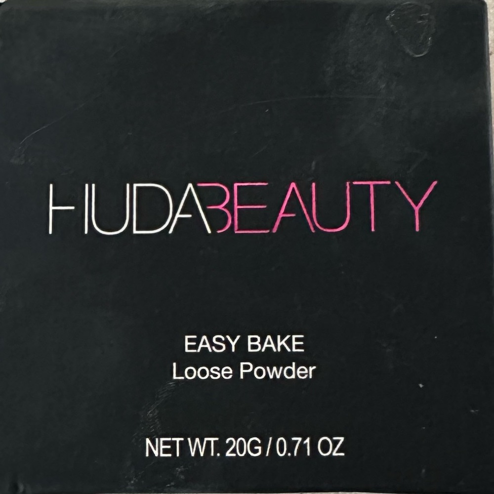 HUDA BEAUTY ~Easy Bake Loose Baking and Setting Powder in Sugar Cookie~Full size